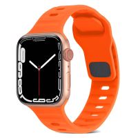 Řemínek pro Apple Watch Ultra 49mm / 45mm / 44mm / 42mm - vroubkovaný - silikonový (1)