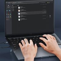 Dok / hub + stojánek pro Apple MacBook - USB-C na USB-A + USB-C + HDMI + SD + 3,5mm - šedý (8)